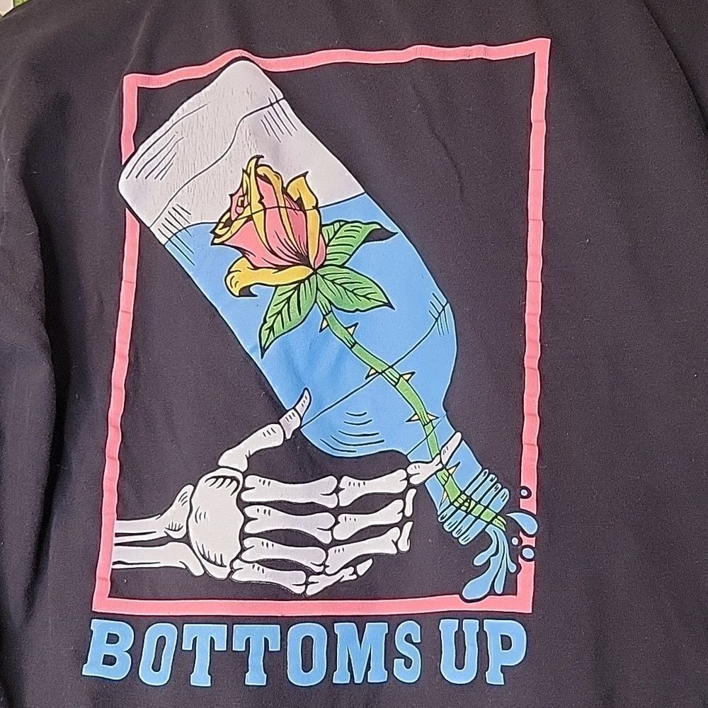 DK. Bottoms Up Tee. Size Med. - Picture 5 of 9